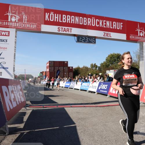 03.10.2025 - Köhlbrandbrückenlauf Lena Gebhardt http://msf.ph/oto/9054677 03.10.2025 13:23:46 Ziel 4285, 4465, 4743, 4752, 4918, 5081, 5093, 5397, 5855, 6728 meine-sportfotos.de