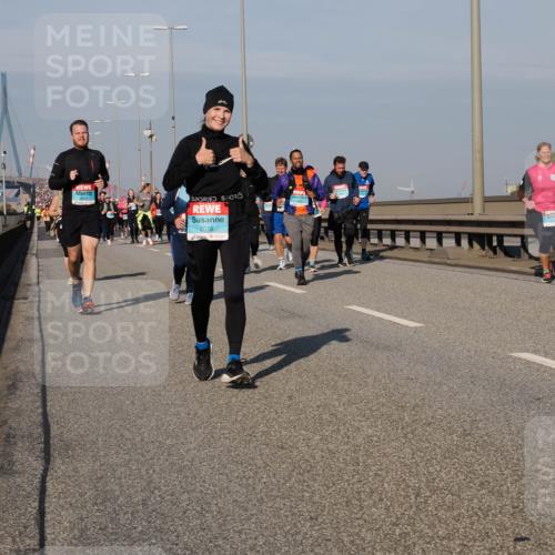 03.10.2025 - Köhlbrandbrückenlauf Fabian Wolf http://msf.ph/oto/9054686 03.10.2025 10:02:47 Position 3 2810, 2076 meine-sportfotos.de
