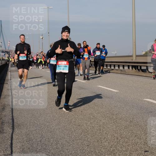 03.10.2025 - Köhlbrandbrückenlauf Fabian Wolf http://msf.ph/oto/9054691 03.10.2025 10:02:47 Position 3 2810, 2076 meine-sportfotos.de
