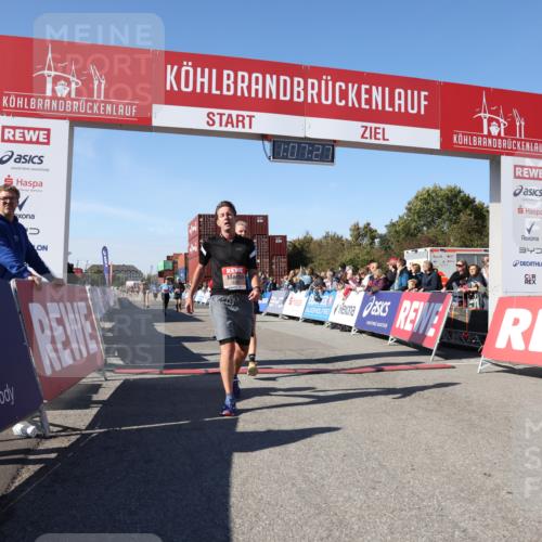 03.10.2025 - Köhlbrandbrückenlauf Lena Gebhardt http://msf.ph/oto/9054693 03.10.2025 13:07:28 Ziel 4113, 4254, 4287, 4288, 4375, 4590, 4636, 4649, 4794, 4806, 5645, 5646, 5870, 5872, 6459 meine-sportfotos.de