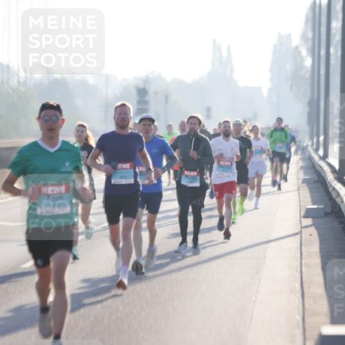 03.10.2025 - Köhlbrandbrückenlauf Jannik Wohlers http://msf.ph/oto/9054694 03.10.2025 09:12:30 Position 3 1268, 3809 meine-sportfotos.de