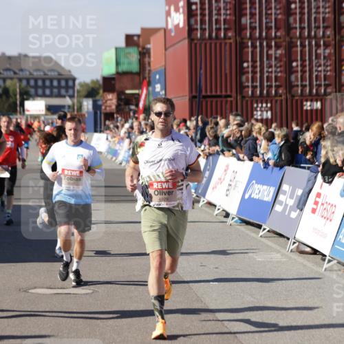 03.10.2025 - Köhlbrandbrückenlauf Jannik Wohlers http://msf.ph/oto/9054696 03.10.2025 13:10:01 Ziel 4196, 4260, 4625, 4718, 4787, 4837, 4929, 5520, 5763, 5977, 6083, 6111, 6428, 6432, 6750, 6764 meine-sportfotos.de