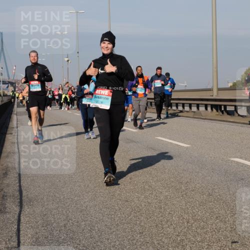 03.10.2025 - Köhlbrandbrückenlauf Fabian Wolf http://msf.ph/oto/9054699 03.10.2025 10:02:47 Position 3 2076, 2943 meine-sportfotos.de
