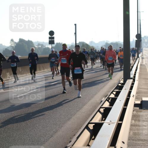 03.10.2025 - Köhlbrandbrückenlauf Lena Gebhardt http://msf.ph/oto/9054702 03.10.2025 09:16:37 Position 1 1054 meine-sportfotos.de