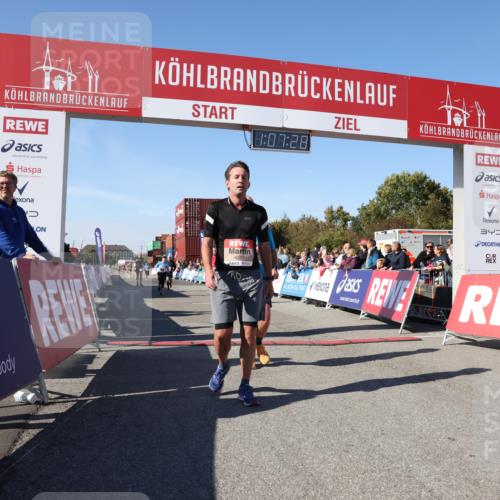 03.10.2025 - Köhlbrandbrückenlauf Lena Gebhardt http://msf.ph/oto/9054703 03.10.2025 13:07:28 Ziel 4113, 4254, 4287, 4288, 4375, 4590, 4636, 4649, 4794, 4806, 5645, 5646, 5870, 5872, 6459 meine-sportfotos.de