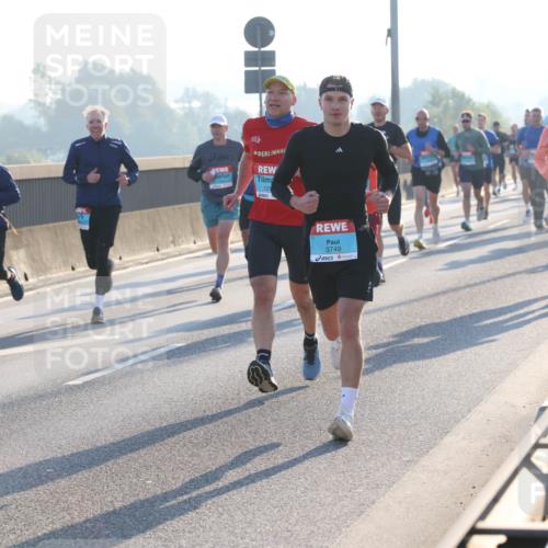 03.10.2025 - Köhlbrandbrückenlauf Lena Gebhardt http://msf.ph/oto/9054709 03.10.2025 09:16:38 Position 1 121, 3749 meine-sportfotos.de