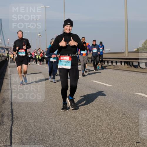 03.10.2025 - Köhlbrandbrückenlauf Fabian Wolf http://msf.ph/oto/9054715 03.10.2025 10:02:47 Position 3 2810, 2076 meine-sportfotos.de