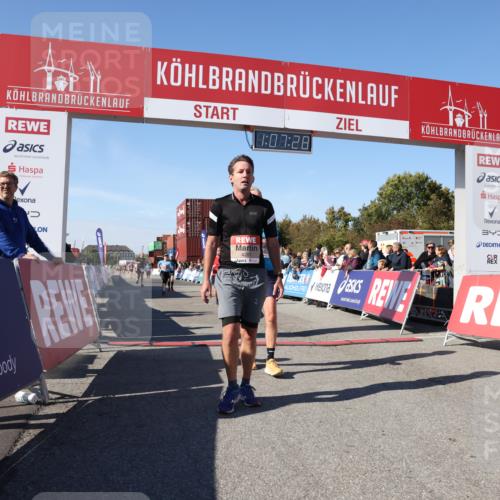 03.10.2025 - Köhlbrandbrückenlauf Lena Gebhardt http://msf.ph/oto/9054717 03.10.2025 13:07:28 Ziel 4113, 4254, 4287, 4288, 4375, 4590, 4636, 4649, 4794, 4806, 5645, 5646, 5870, 5872, 6459 meine-sportfotos.de