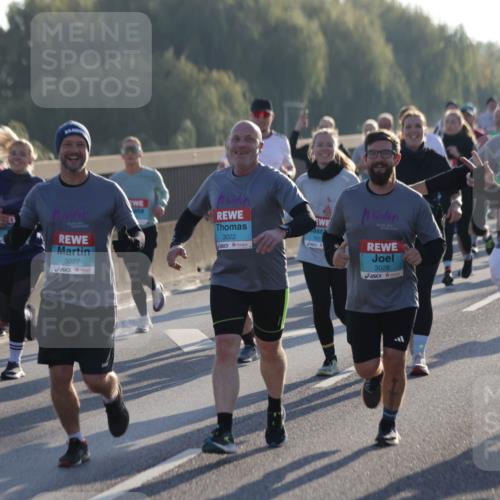 03.10.2025 - Köhlbrandbrückenlauf Jannik Wohlers http://msf.ph/oto/9054720 03.10.2025 09:20:22 Position 3 3027, 3022, 1831, 3026, 1785 meine-sportfotos.de