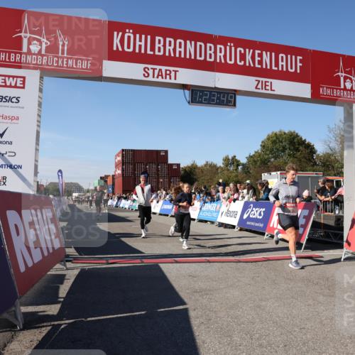 03.10.2025 - Köhlbrandbrückenlauf Lena Gebhardt http://msf.ph/oto/9054731 03.10.2025 13:23:50 Ziel 4285, 4465, 4743, 4918, 5081, 5093, 5397, 5431, 5742, 5855, 6728 meine-sportfotos.de
