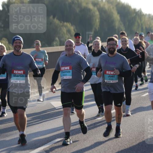 03.10.2025 - Köhlbrandbrückenlauf Jannik Wohlers http://msf.ph/oto/9054732 03.10.2025 09:20:22 Position 3 3022, 3027, 3026, 3024, 1785, 950 meine-sportfotos.de