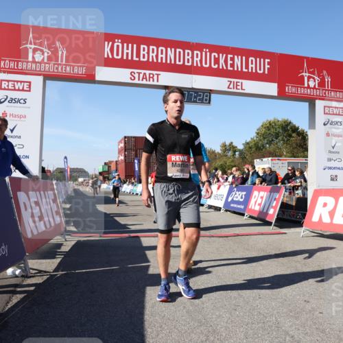03.10.2025 - Köhlbrandbrückenlauf Lena Gebhardt http://msf.ph/oto/9054735 03.10.2025 13:07:29 Ziel 4113, 4254, 4287, 4288, 4375, 4590, 4636, 4649, 4794, 4806, 5645, 5646, 5870, 5872, 6459 meine-sportfotos.de