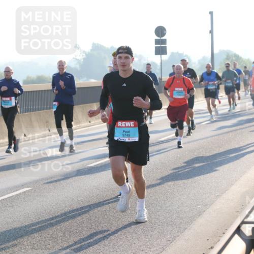 03.10.2025 - Köhlbrandbrückenlauf Lena Gebhardt http://msf.ph/oto/9054743 03.10.2025 09:16:38 Position 1 3749 meine-sportfotos.de
