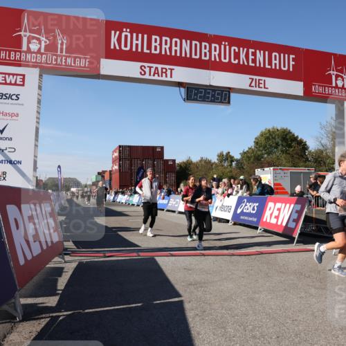 03.10.2025 - Köhlbrandbrückenlauf Lena Gebhardt http://msf.ph/oto/9054747 03.10.2025 13:23:50 Ziel 4285, 4465, 4743, 4918, 5081, 5093, 5397, 5431, 5742, 5855, 6728 meine-sportfotos.de