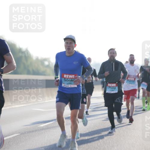 03.10.2025 - Köhlbrandbrückenlauf Jannik Wohlers http://msf.ph/oto/9054750 03.10.2025 09:12:35 Position 3 3809, 3248, 1184, 00 meine-sportfotos.de