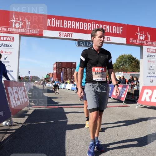 03.10.2025 - Köhlbrandbrückenlauf Lena Gebhardt http://msf.ph/oto/9054761 03.10.2025 13:07:29 Ziel 4113, 4254, 4287, 4288, 4375, 4590, 4636, 4649, 4794, 4806, 5645, 5646, 5870, 5872, 6459 meine-sportfotos.de