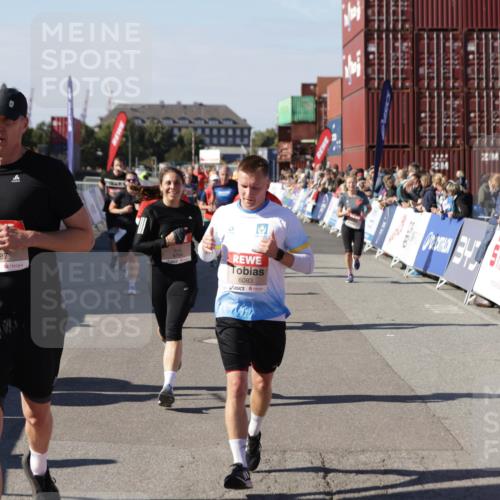 03.10.2025 - Köhlbrandbrückenlauf Jannik Wohlers http://msf.ph/oto/9054768 03.10.2025 13:10:03 Ziel 4196, 4260, 4573, 4718, 4730, 4787, 4837, 4929, 5763, 5977, 6083, 6111, 6428, 6432, 6750, 6764 meine-sportfotos.de