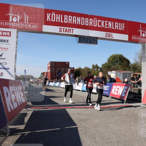 03.10.2025 - Köhlbrandbrückenlauf Lena Gebhardt http://msf.ph/oto/9054770 03.10.2025 13:23:51 Ziel 4285, 4465, 4743, 4918, 5081, 5093, 5397, 5431, 5709, 5742, 5855, 6728 meine-sportfotos.de