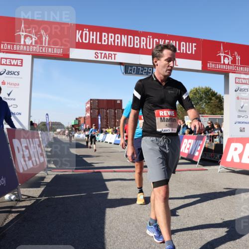 03.10.2025 - Köhlbrandbrückenlauf Lena Gebhardt http://msf.ph/oto/9054777 03.10.2025 13:07:29 Ziel 4113, 4254, 4287, 4288, 4375, 4590, 4636, 4649, 4794, 4806, 5645, 5646, 5870, 5872, 6459 meine-sportfotos.de