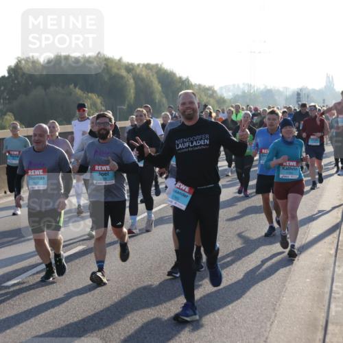 03.10.2025 - Köhlbrandbrückenlauf Jannik Wohlers http://msf.ph/oto/9054784 03.10.2025 09:20:23 Position 3 3026, 1785, 1754, 3027, 3022 meine-sportfotos.de
