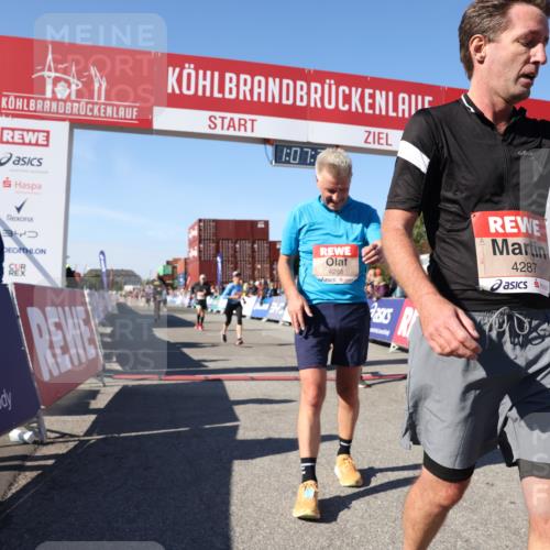 03.10.2025 - Köhlbrandbrückenlauf Lena Gebhardt http://msf.ph/oto/9054790 03.10.2025 13:07:30 Ziel 4113, 4254, 4287, 4288, 4375, 4590, 4636, 4649, 4794, 4806, 5645, 5646, 5870, 5872, 6459 meine-sportfotos.de