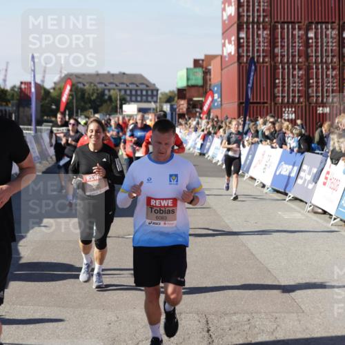 03.10.2025 - Köhlbrandbrückenlauf Jannik Wohlers http://msf.ph/oto/9054792 03.10.2025 13:10:03 Ziel 4196, 4260, 4573, 4718, 4730, 4787, 4837, 4929, 5763, 5977, 6083, 6111, 6428, 6432, 6750, 6764 meine-sportfotos.de