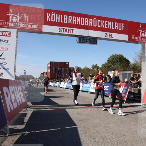 03.10.2025 - Köhlbrandbrückenlauf Lena Gebhardt http://msf.ph/oto/9054793 03.10.2025 13:23:51 Ziel 4285, 4465, 4743, 4918, 5081, 5093, 5397, 5431, 5709, 5742, 5855, 6728 meine-sportfotos.de