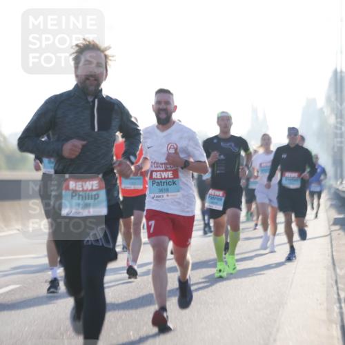 03.10.2025 - Köhlbrandbrückenlauf Jannik Wohlers http://msf.ph/oto/9054799 03.10.2025 09:12:36 Position 3 3618, 1184, 47 meine-sportfotos.de