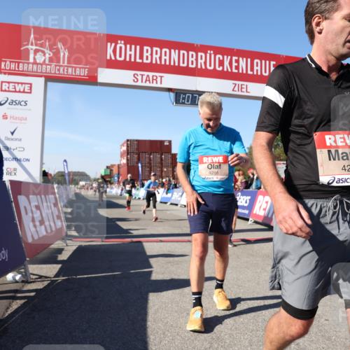 03.10.2025 - Köhlbrandbrückenlauf Lena Gebhardt http://msf.ph/oto/9054800 03.10.2025 13:07:30 Ziel 4113, 4254, 4287, 4288, 4375, 4590, 4636, 4649, 4794, 4806, 5645, 5646, 5870, 5872, 6459 meine-sportfotos.de
