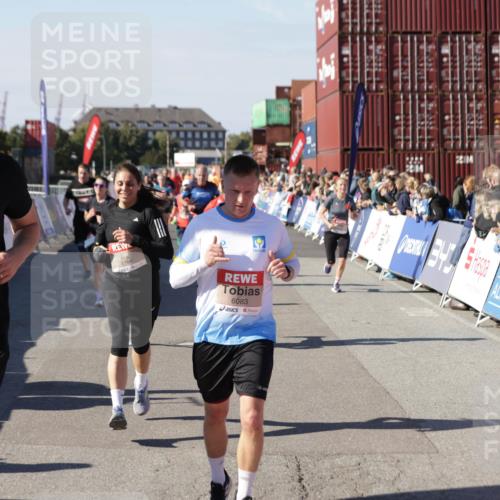 03.10.2025 - Köhlbrandbrückenlauf Jannik Wohlers http://msf.ph/oto/9054802 03.10.2025 13:10:03 Ziel 4196, 4260, 4573, 4718, 4730, 4787, 4837, 4929, 5763, 5977, 6083, 6111, 6428, 6432, 6750, 6764 meine-sportfotos.de