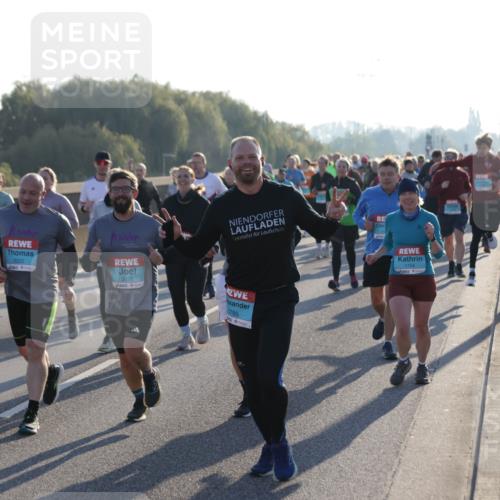 03.10.2025 - Köhlbrandbrückenlauf Jannik Wohlers http://msf.ph/oto/9054811 03.10.2025 09:20:23 Position 3 3022, 3026, 1785, 1754 meine-sportfotos.de