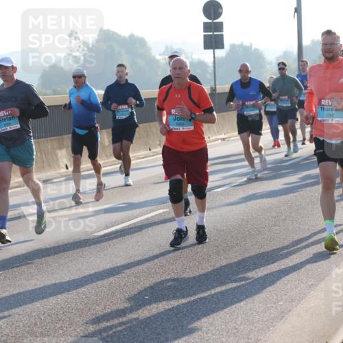 03.10.2025 - Köhlbrandbrückenlauf Lena Gebhardt http://msf.ph/oto/9054819 03.10.2025 09:16:40 Position 1 1490, 3305, 1292 meine-sportfotos.de