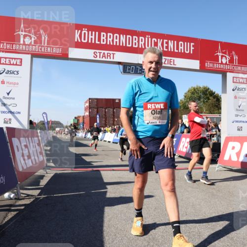 03.10.2025 - Köhlbrandbrückenlauf Lena Gebhardt http://msf.ph/oto/9054820 03.10.2025 13:07:31 Ziel 4113, 4254, 4287, 4288, 4375, 4590, 4636, 4794, 4806, 5645, 5646, 5870, 5872, 6459 meine-sportfotos.de