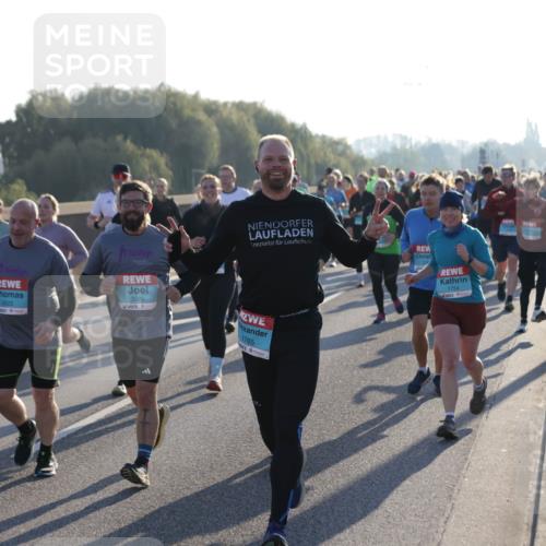 03.10.2025 - Köhlbrandbrückenlauf Jannik Wohlers http://msf.ph/oto/9054825 03.10.2025 09:20:23 Position 3 3022, 3026, 1785, 1754 meine-sportfotos.de