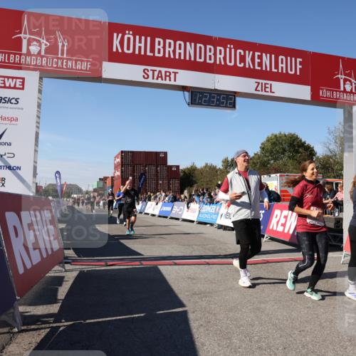 03.10.2025 - Köhlbrandbrückenlauf Lena Gebhardt http://msf.ph/oto/9054830 03.10.2025 13:23:52 Ziel 4285, 4465, 4918, 5081, 5093, 5431, 5709, 5742, 6728 meine-sportfotos.de