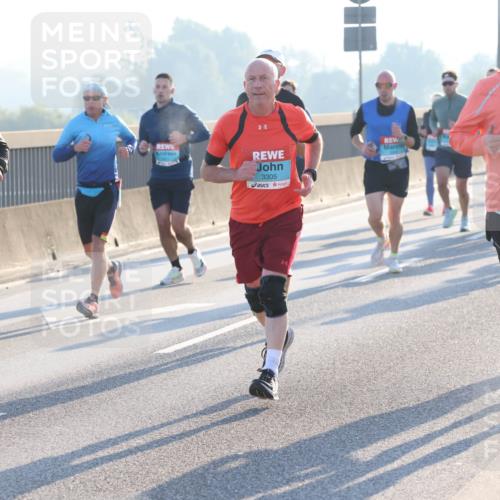 03.10.2025 - Köhlbrandbrückenlauf Lena Gebhardt http://msf.ph/oto/9054833 03.10.2025 09:16:40 Position 1 1490, 3305, 1292 meine-sportfotos.de