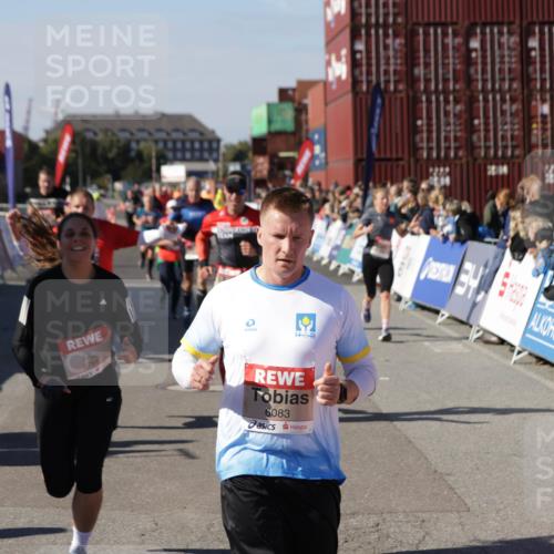 03.10.2025 - Köhlbrandbrückenlauf Jannik Wohlers http://msf.ph/oto/9054839 03.10.2025 13:10:04 Ziel 4196, 4260, 4573, 4718, 4730, 4787, 4837, 4929, 5763, 5977, 6083, 6111, 6428, 6432, 6750, 6764, 6813 meine-sportfotos.de