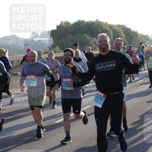 03.10.2025 - Köhlbrandbrückenlauf Jannik Wohlers http://msf.ph/oto/9054840 03.10.2025 09:20:24 Position 3 3027, 3022, 302, 1785, 1754 meine-sportfotos.de