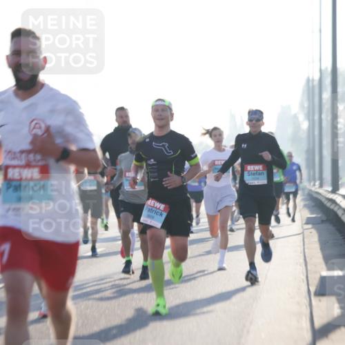 03.10.2025 - Köhlbrandbrückenlauf Jannik Wohlers http://msf.ph/oto/9054843 03.10.2025 09:12:38 Position 3 102, 3609, 1034 meine-sportfotos.de