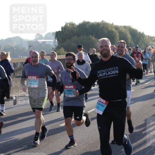 03.10.2025 - Köhlbrandbrückenlauf Jannik Wohlers http://msf.ph/oto/9054845 03.10.2025 09:20:24 Position 3 3027, 3022, 3026, 1785, 1754 meine-sportfotos.de