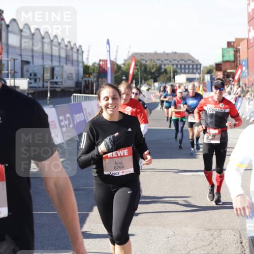 03.10.2025 - Köhlbrandbrückenlauf Jannik Wohlers http://msf.ph/oto/9054857 03.10.2025 13:10:04 Ziel 4196, 4260, 4573, 4718, 4730, 4787, 4837, 4929, 5763, 5977, 6083, 6111, 6428, 6432, 6750, 6764, 6813 meine-sportfotos.de