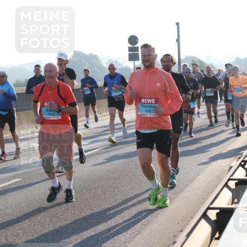 03.10.2025 - Köhlbrandbrückenlauf Lena Gebhardt http://msf.ph/oto/9054859 03.10.2025 09:16:41 Position 1 3305, 1292 meine-sportfotos.de