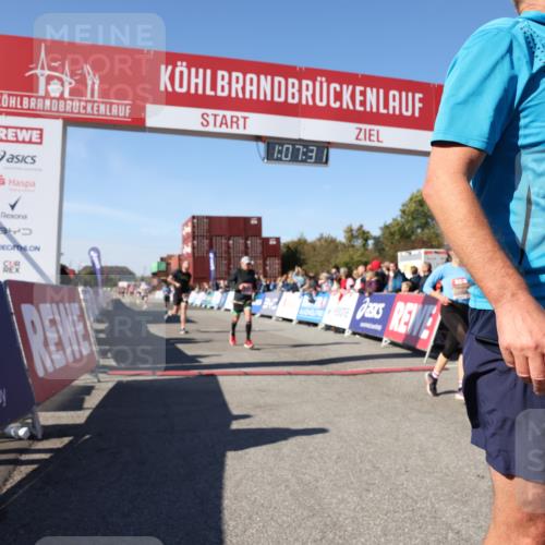 03.10.2025 - Köhlbrandbrückenlauf Lena Gebhardt http://msf.ph/oto/9054872 03.10.2025 13:07:32 Ziel 4113, 4165, 4254, 4263, 4287, 4288, 4375, 4590, 4636, 5645, 5646, 5870, 5872 meine-sportfotos.de