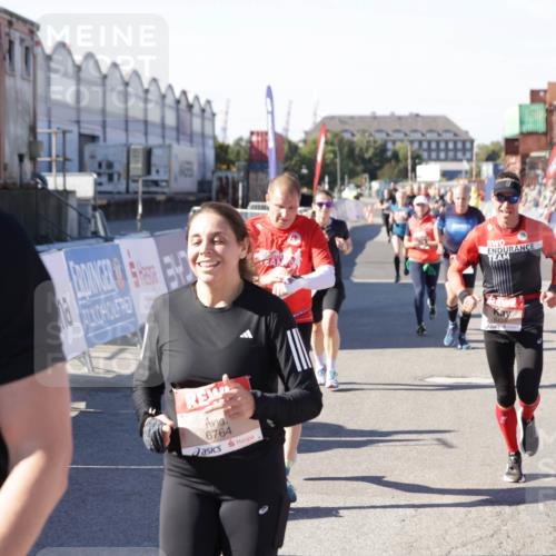 03.10.2025 - Köhlbrandbrückenlauf Jannik Wohlers http://msf.ph/oto/9054877 03.10.2025 13:10:05 Ziel 4196, 4260, 4573, 4730, 4787, 4929, 5763, 5977, 6083, 6111, 6428, 6432, 6750, 6764, 6813 meine-sportfotos.de
