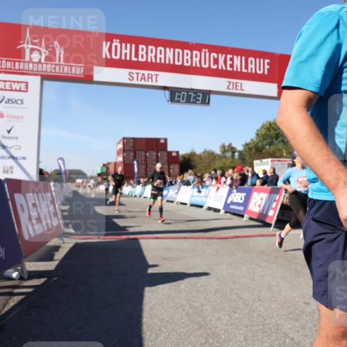 03.10.2025 - Köhlbrandbrückenlauf Lena Gebhardt http://msf.ph/oto/9054881 03.10.2025 13:07:32 Ziel 4113, 4165, 4254, 4263, 4287, 4288, 4375, 4590, 4636, 5645, 5646, 5870, 5872 meine-sportfotos.de
