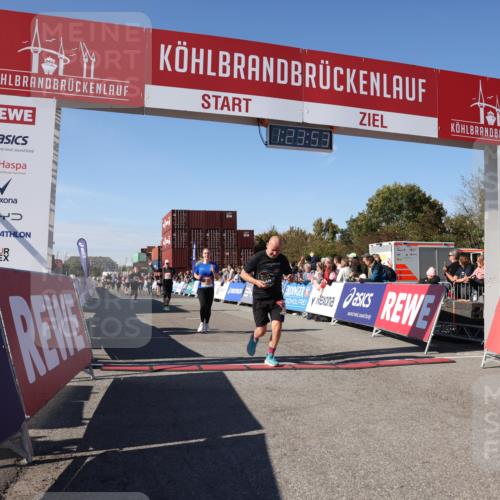 03.10.2025 - Köhlbrandbrückenlauf Lena Gebhardt http://msf.ph/oto/9054882 03.10.2025 13:23:54 Ziel 4465, 4647, 4918, 5081, 5093, 5361, 5431, 5709, 5742, 6728 meine-sportfotos.de