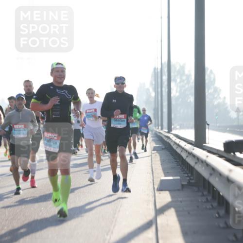 03.10.2025 - Köhlbrandbrückenlauf Jannik Wohlers http://msf.ph/oto/9054901 03.10.2025 09:12:39 Position 3 1012, 09, 1034 meine-sportfotos.de