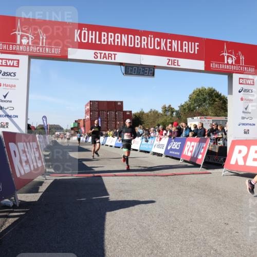 03.10.2025 - Köhlbrandbrückenlauf Lena Gebhardt http://msf.ph/oto/9054904 03.10.2025 13:07:32 Ziel 4113, 4165, 4254, 4263, 4287, 4288, 4375, 4590, 4636, 5645, 5646, 5870, 5872 meine-sportfotos.de