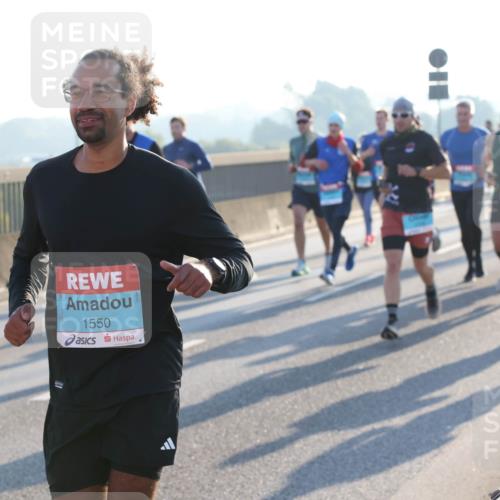 03.10.2025 - Köhlbrandbrückenlauf Lena Gebhardt http://msf.ph/oto/9054906 03.10.2025 09:16:43 Position 1 1550 meine-sportfotos.de