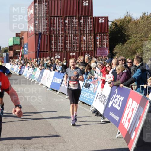 03.10.2025 - Köhlbrandbrückenlauf Jannik Wohlers http://msf.ph/oto/9054923 03.10.2025 13:10:06 Ziel 4196, 4260, 4573, 4730, 4787, 4929, 5763, 5977, 6083, 6111, 6428, 6432, 6750, 6764, 6813 meine-sportfotos.de